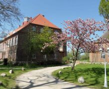 manor house Pütnitz in spring